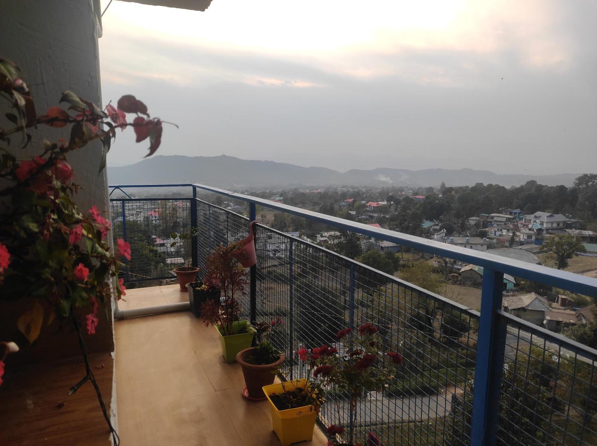 Hill Veu Home Bir Billing Exterior photo