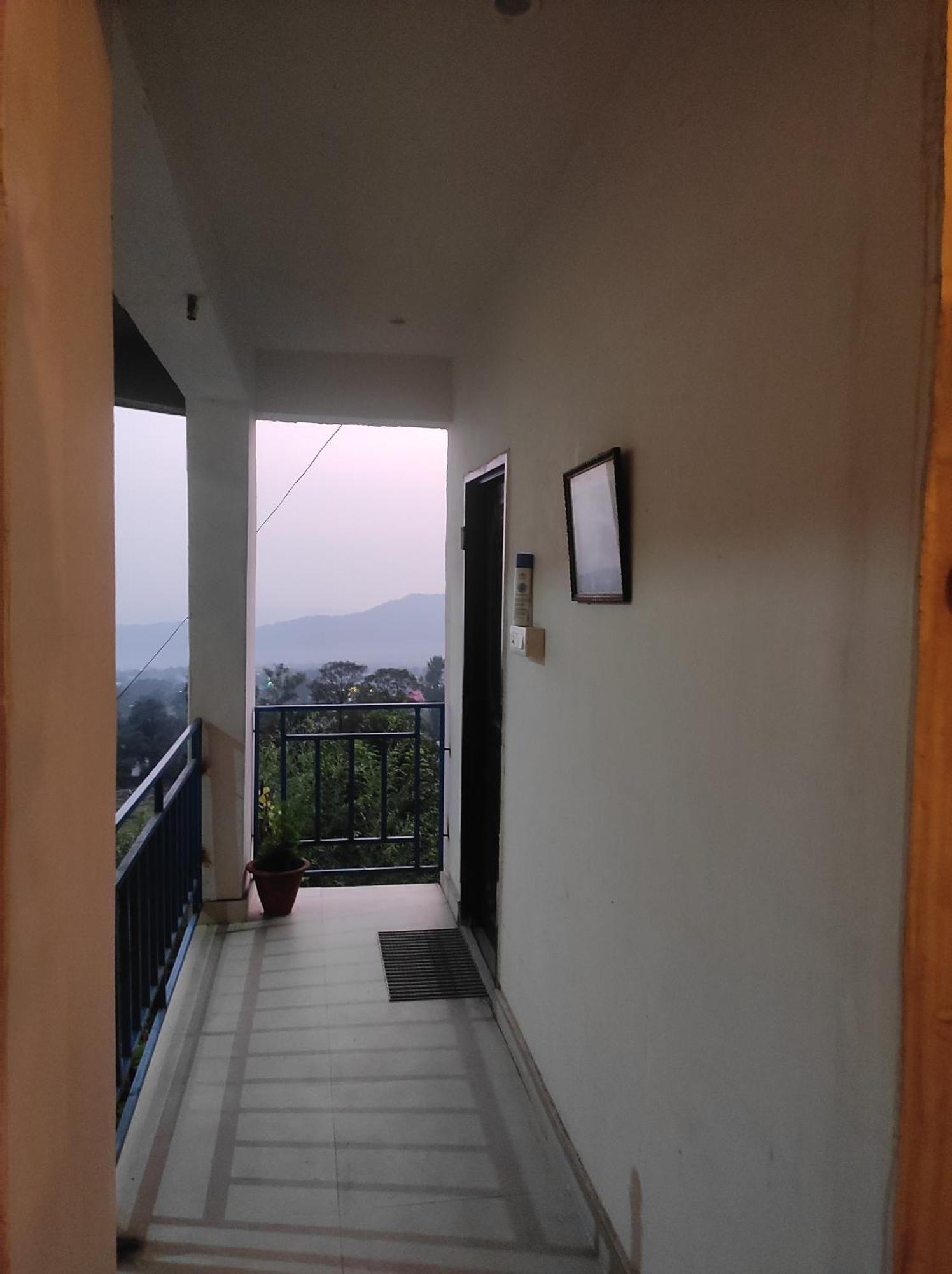 Hill Veu Home Bir Billing Exterior photo